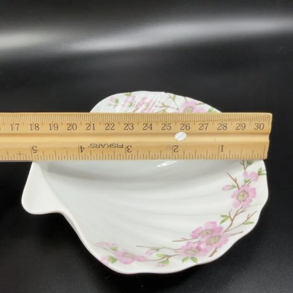 Porcelaine de Paris France Porcelain Shell Shaped Dish Plate Trinket Holder READ